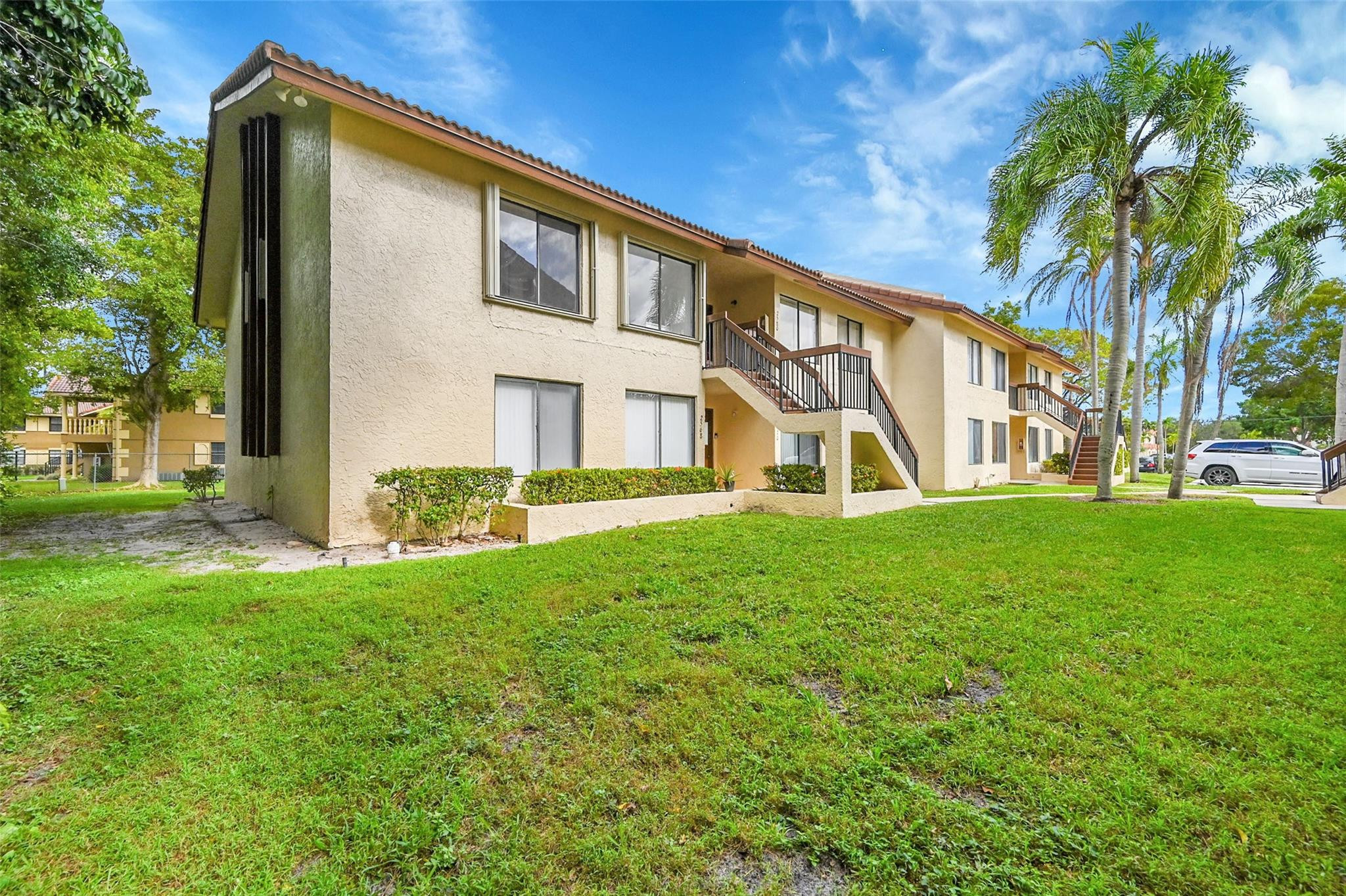 2578 Riverside Drive 421