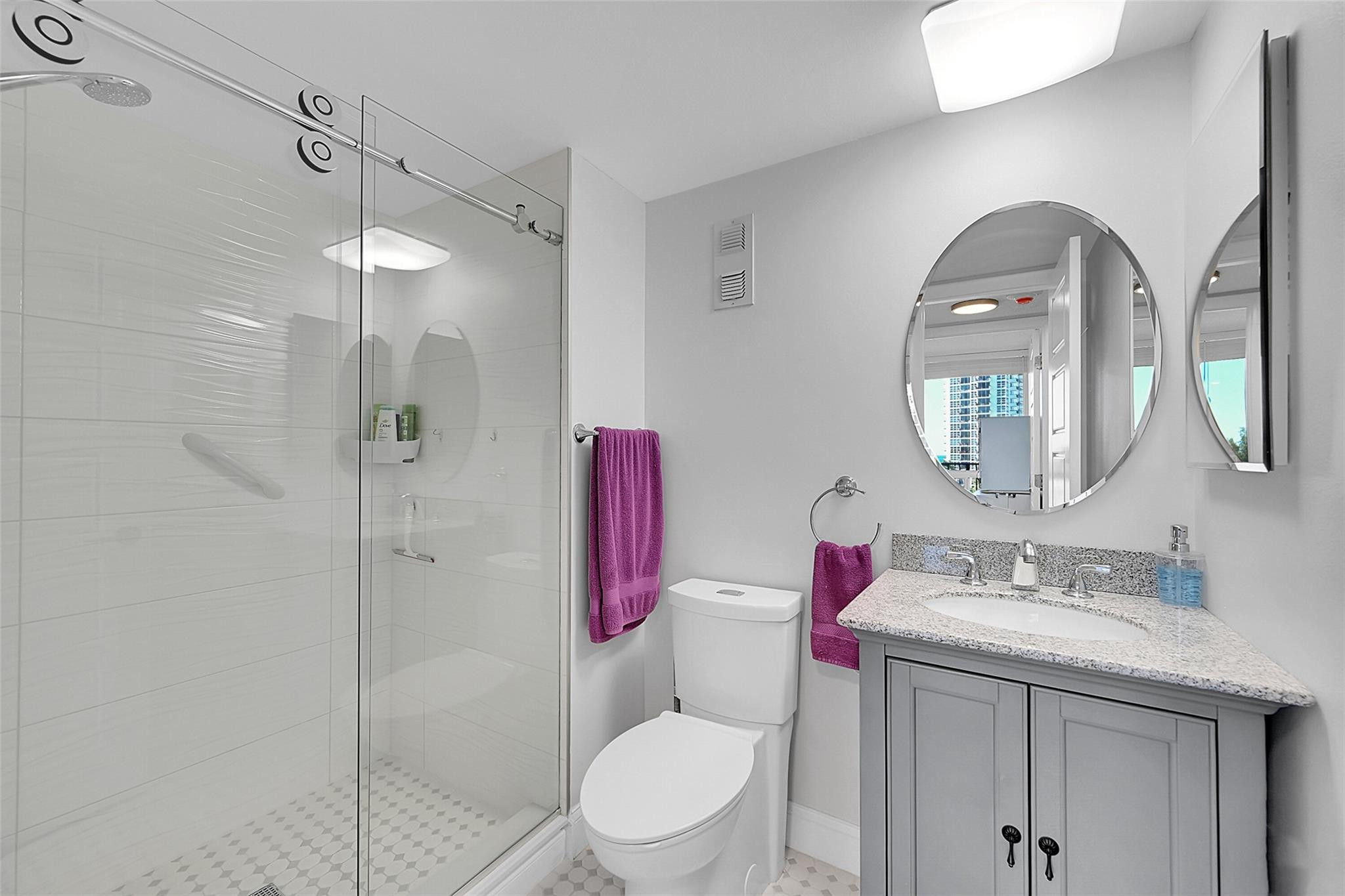 521 N Riverside Drive 707