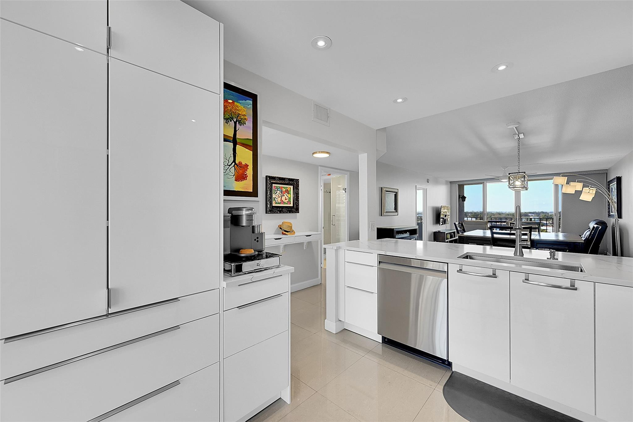 521 N Riverside Drive 707