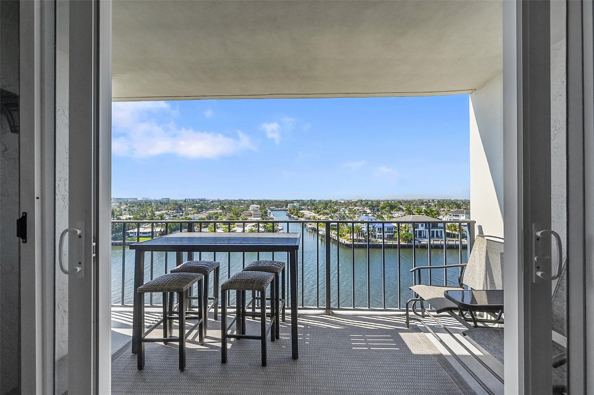 521 N Riverside Drive 707