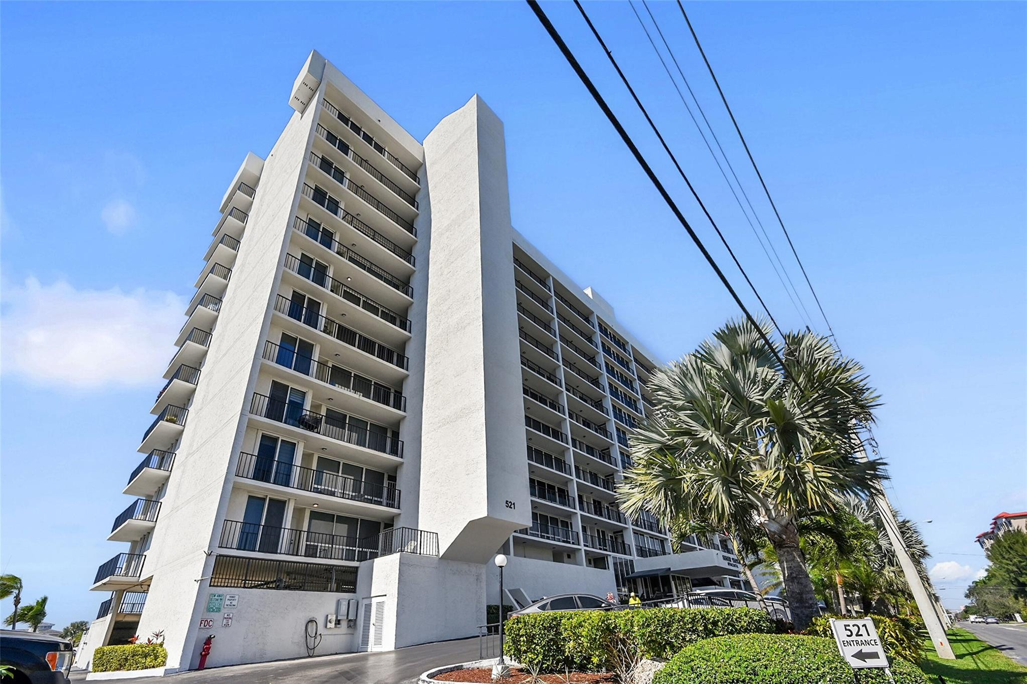 521 N Riverside Drive 707