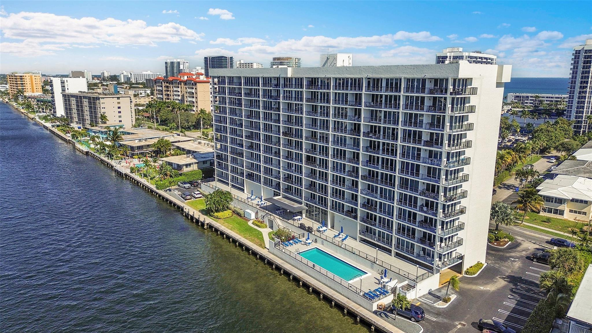 521 N Riverside Drive 707