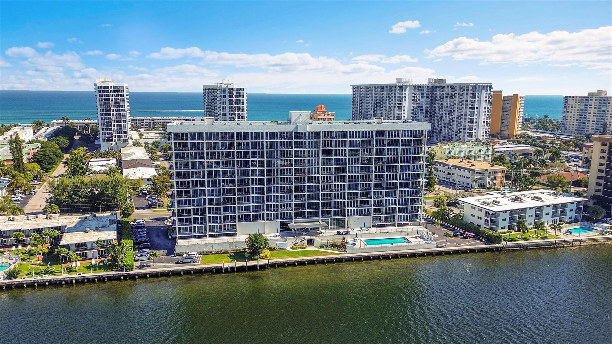 521 N Riverside Drive 707