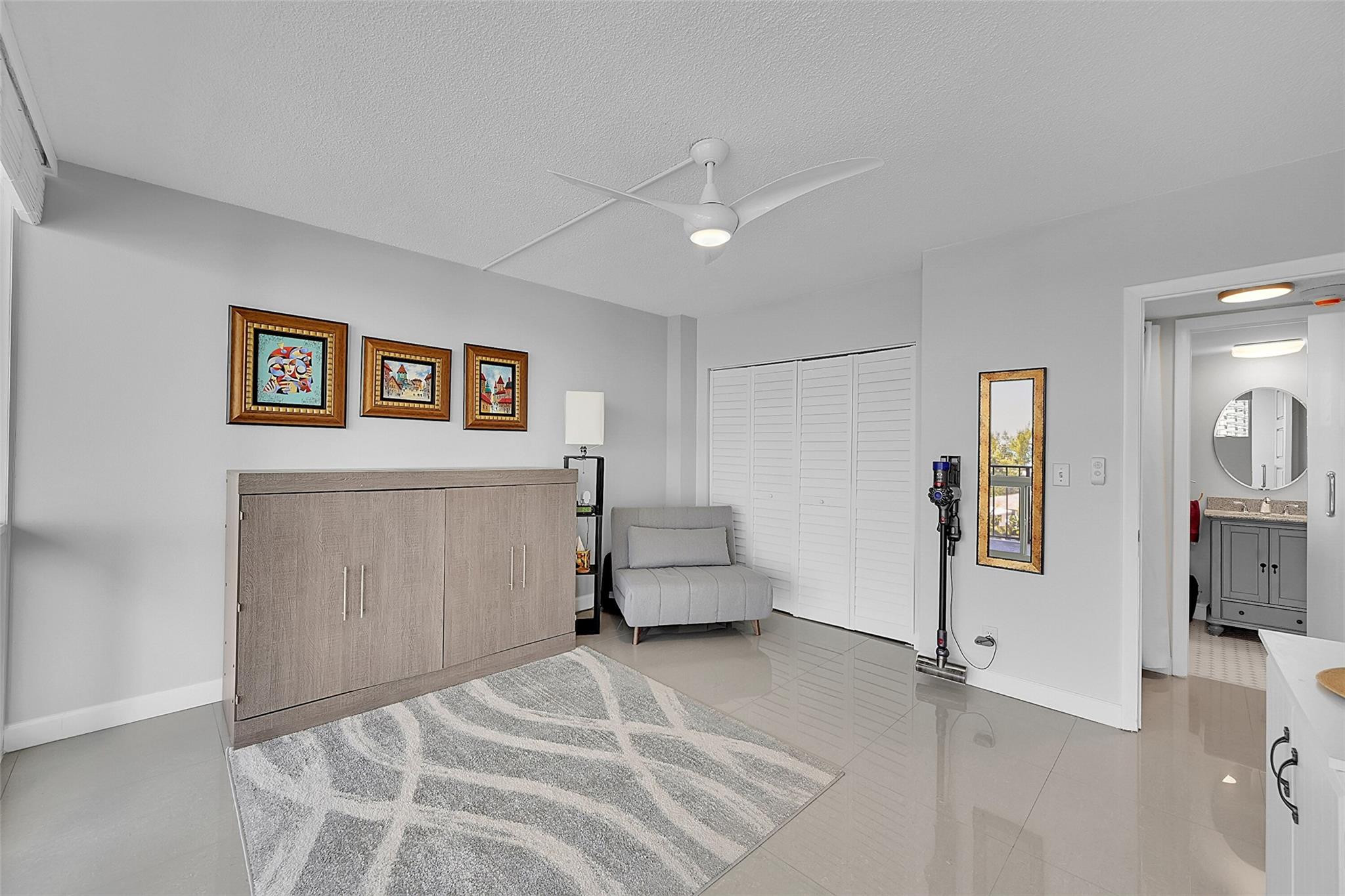 521 N Riverside Drive 707