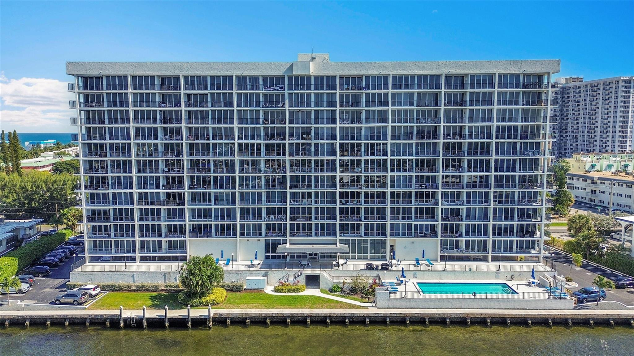 521 N Riverside Drive 707