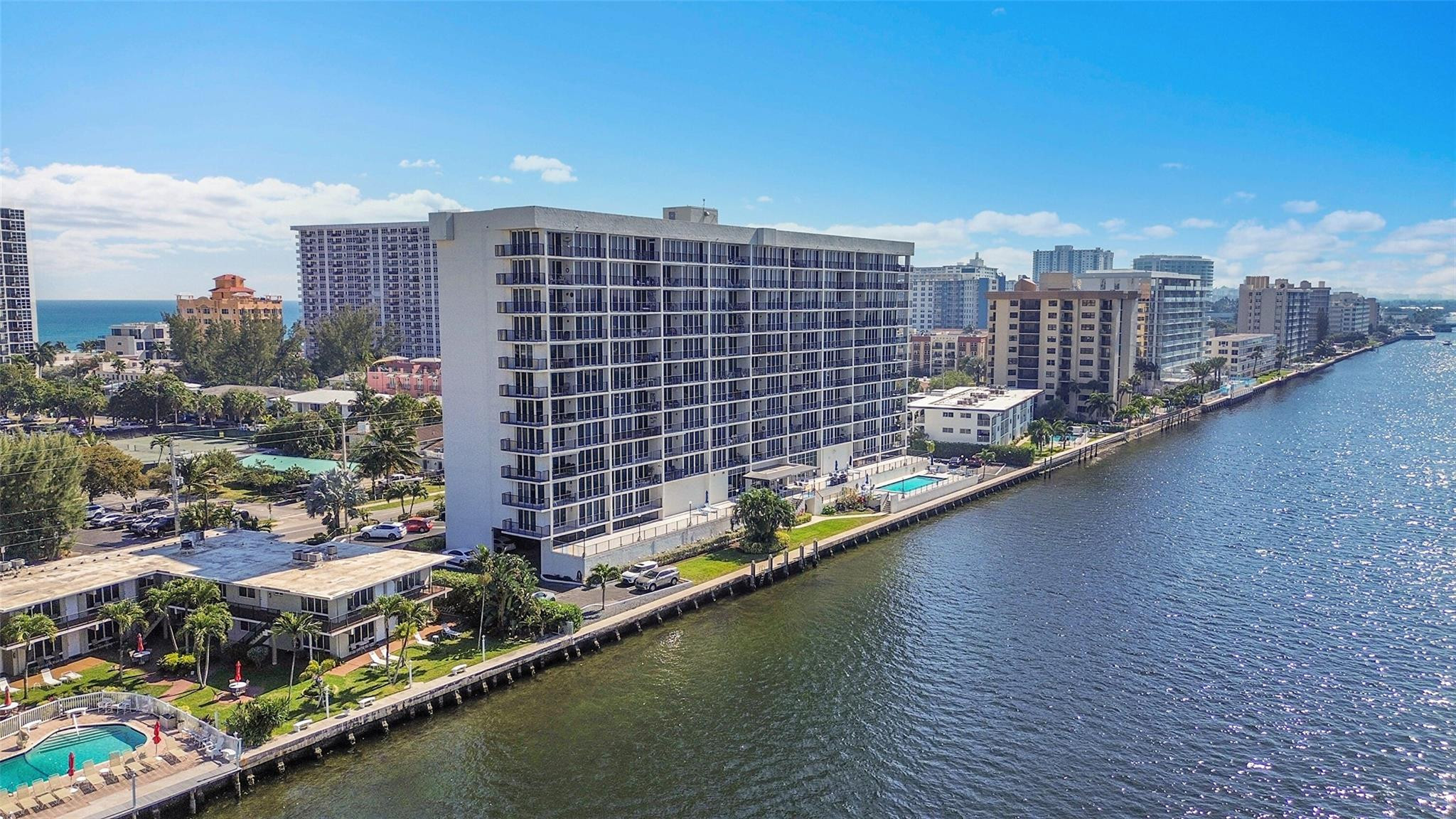 521 N Riverside Drive 707