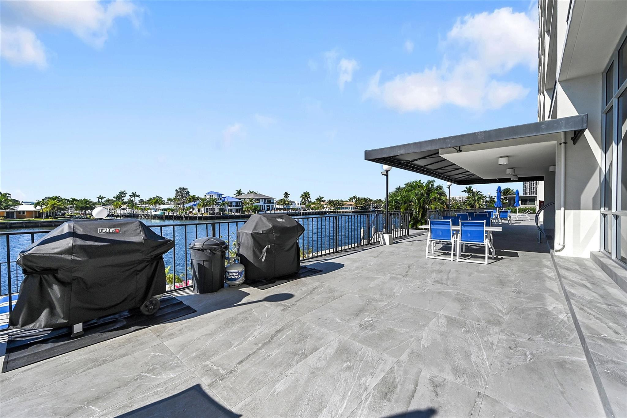521 N Riverside Drive 707