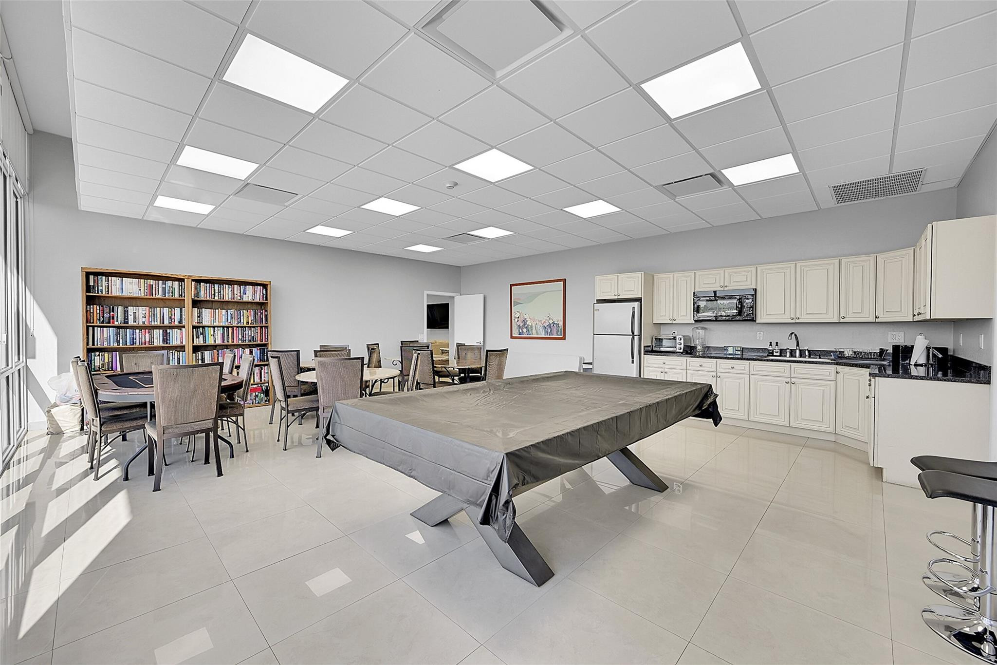 521 N Riverside Drive 707