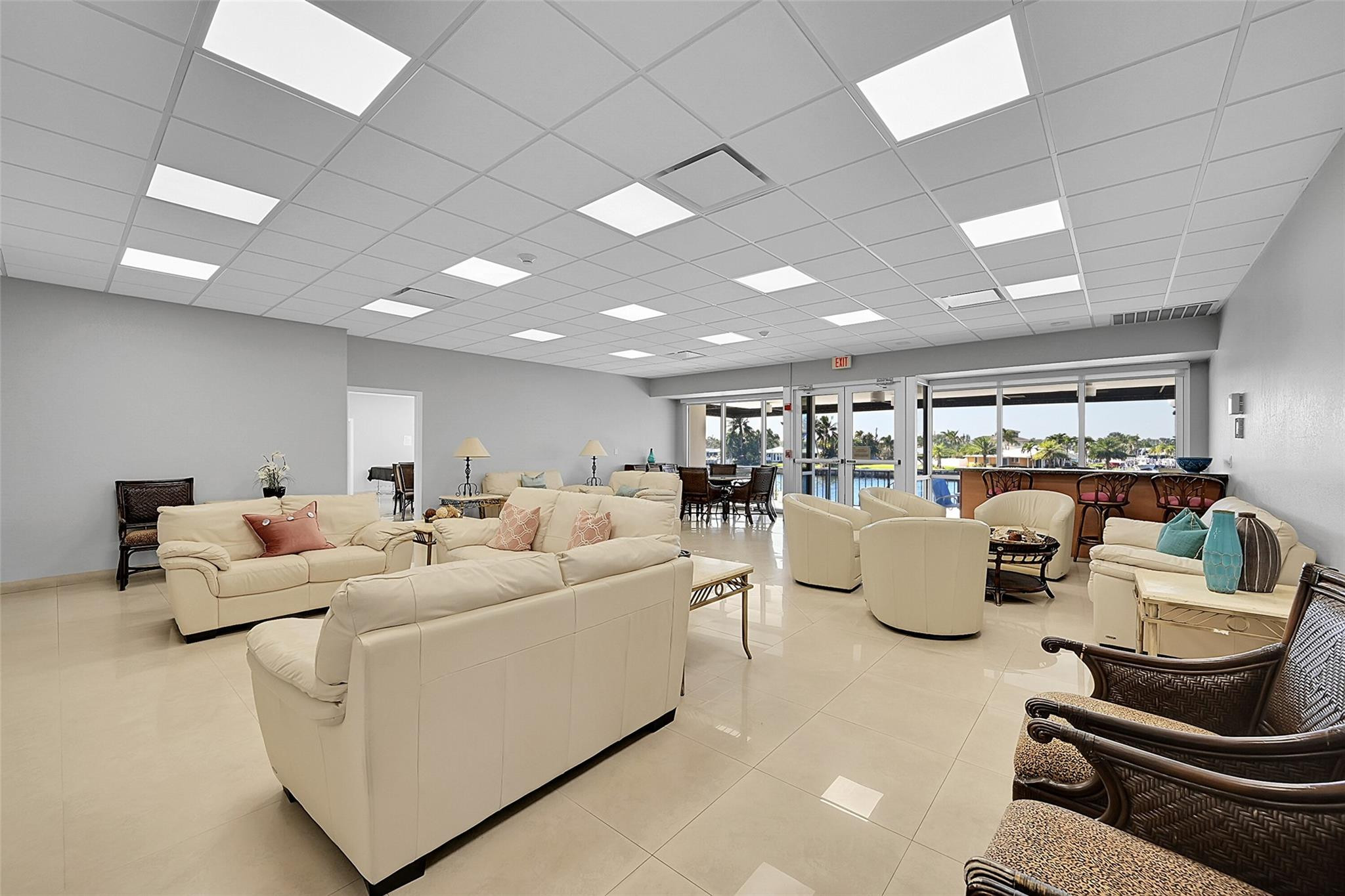 521 N Riverside Drive 707