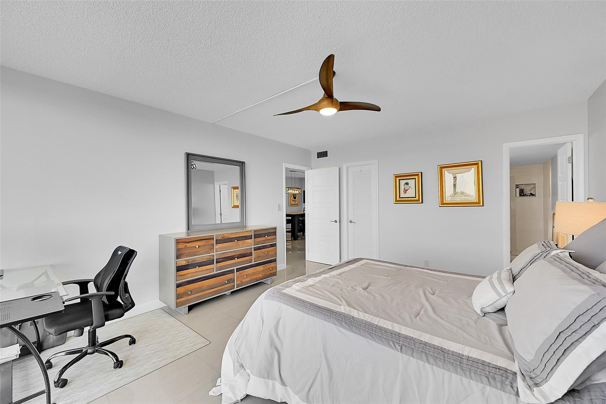 521 N Riverside Drive 707