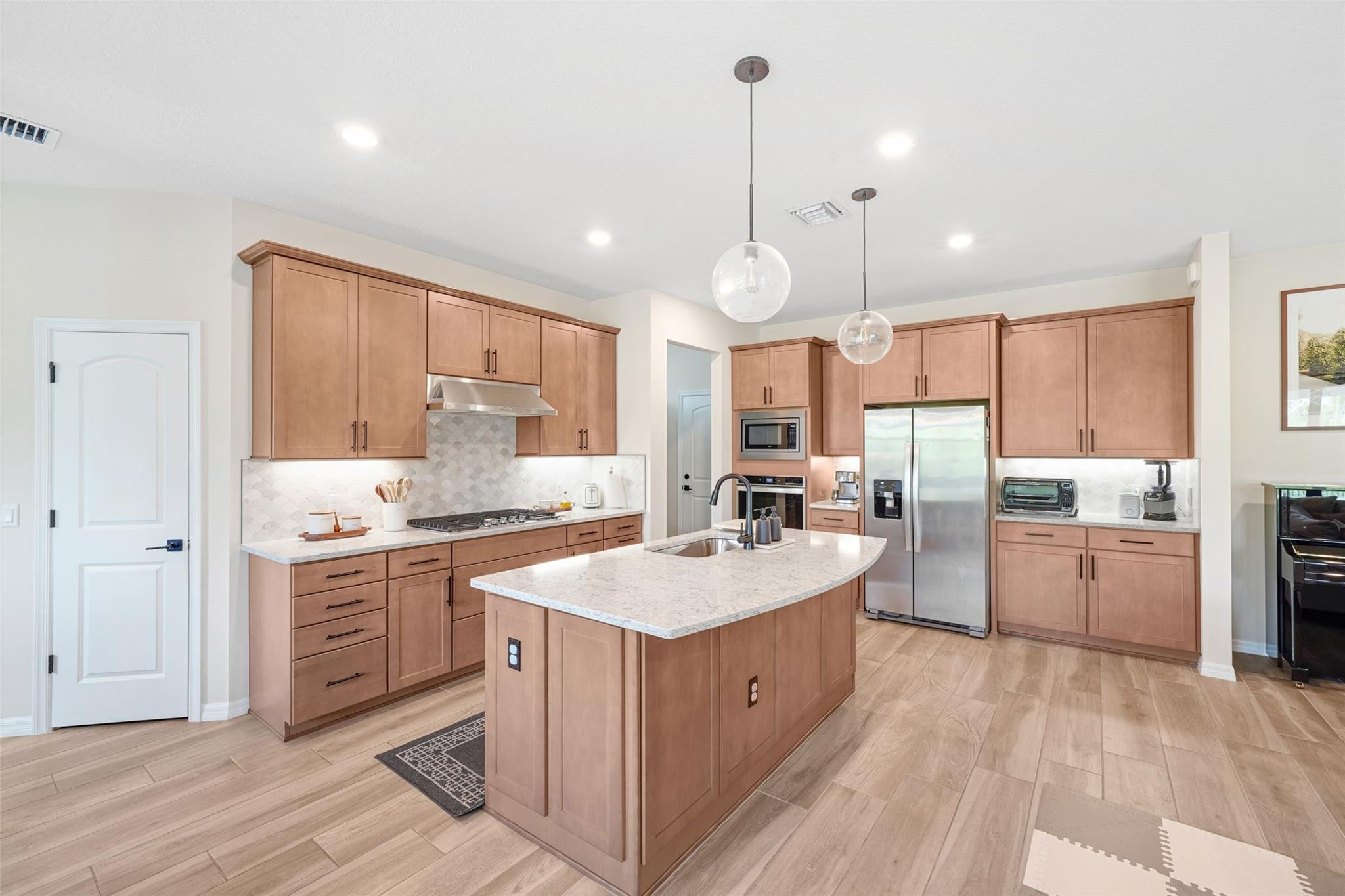 8641 Patron Lane