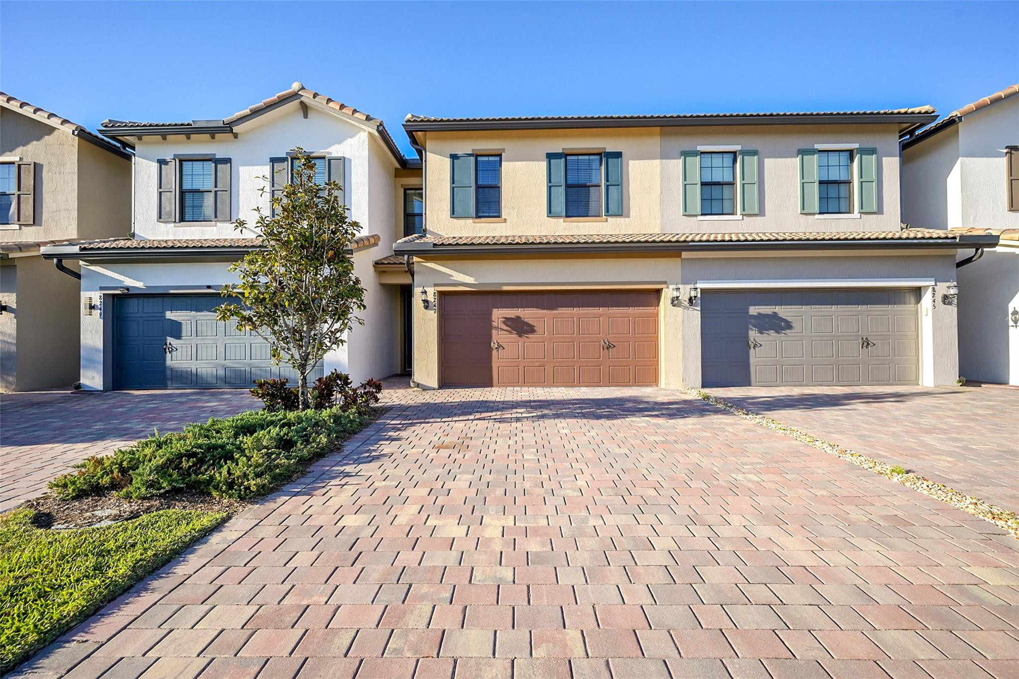 8247 Cinch Way