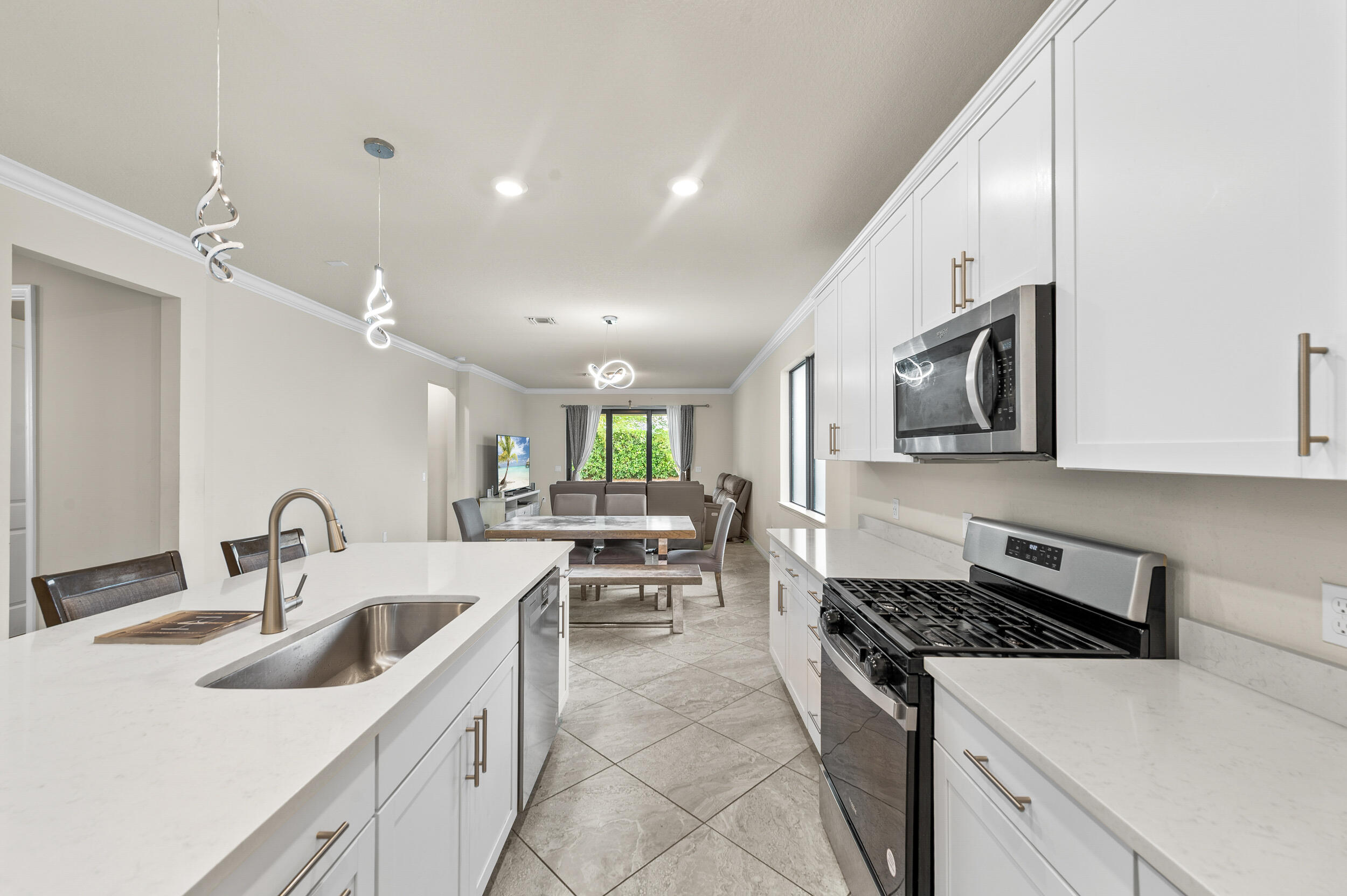 4762 Roldan Court