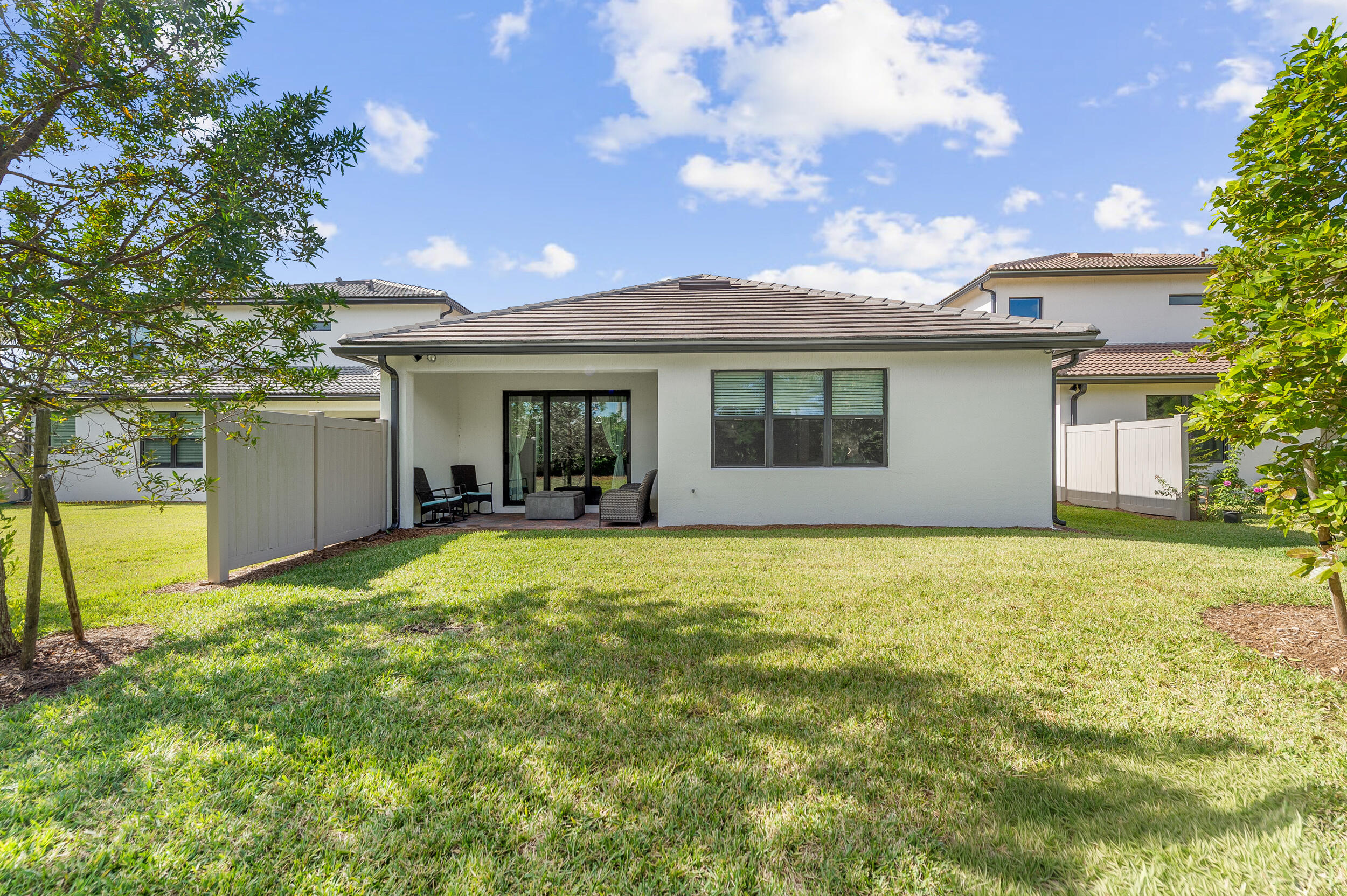 4762 Roldan Court