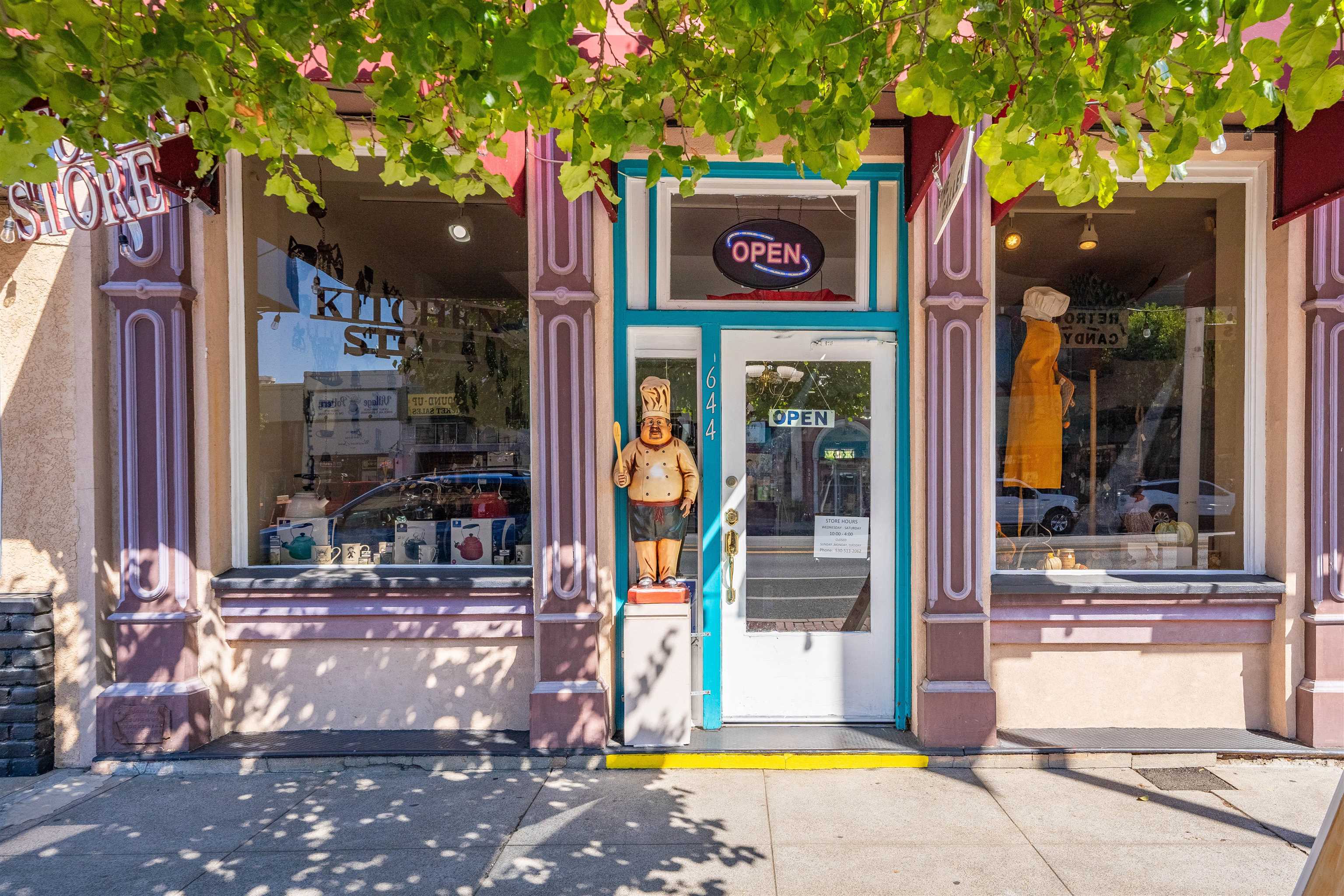 642 Main Street