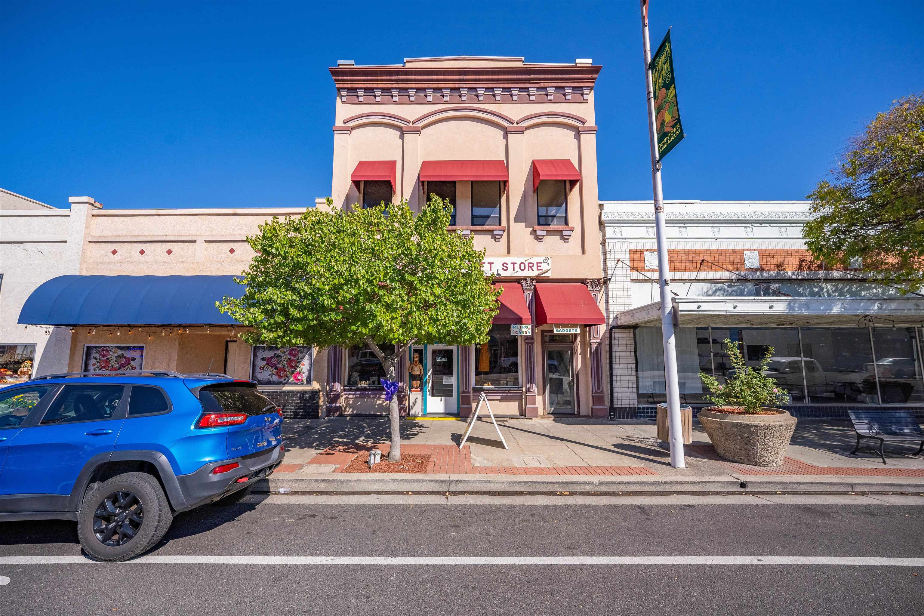 642 Main Street
