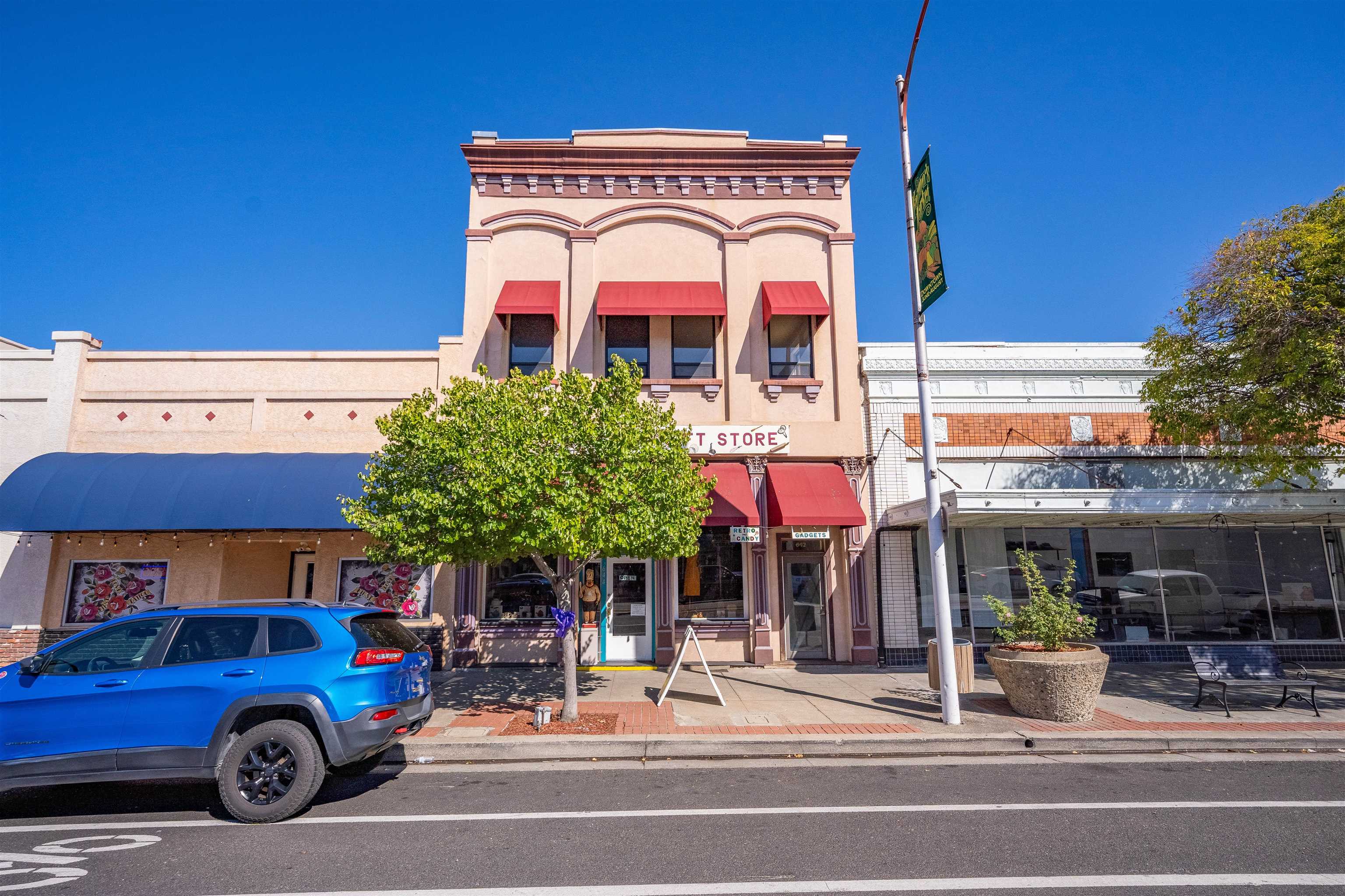 642 Main Street