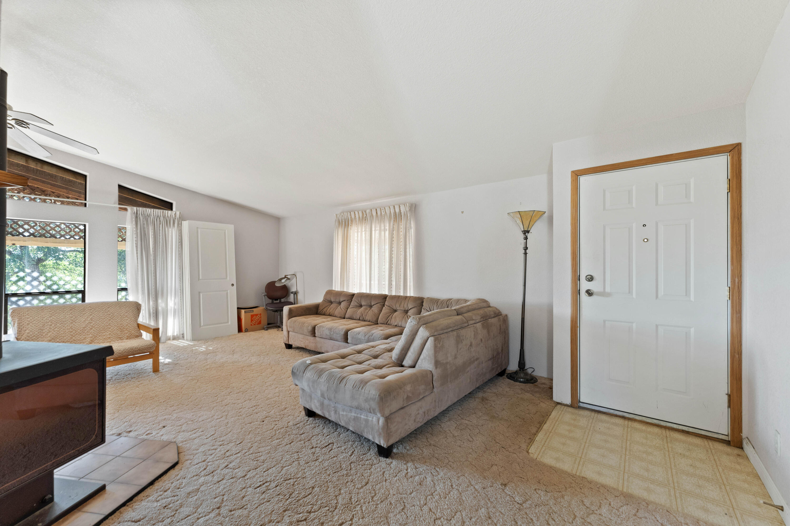 16075 Jellys Ferry Road