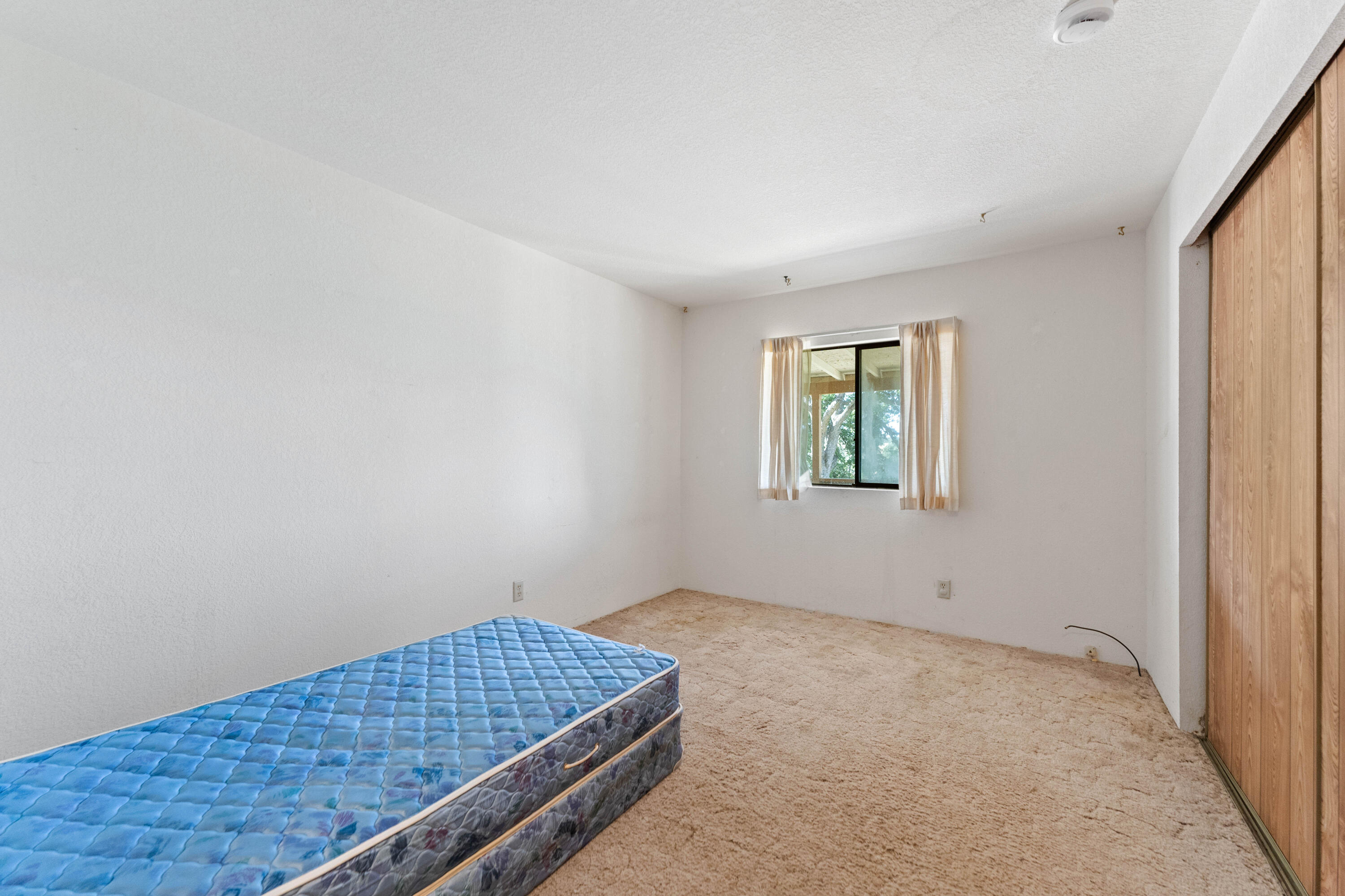 16075 Jellys Ferry Road
