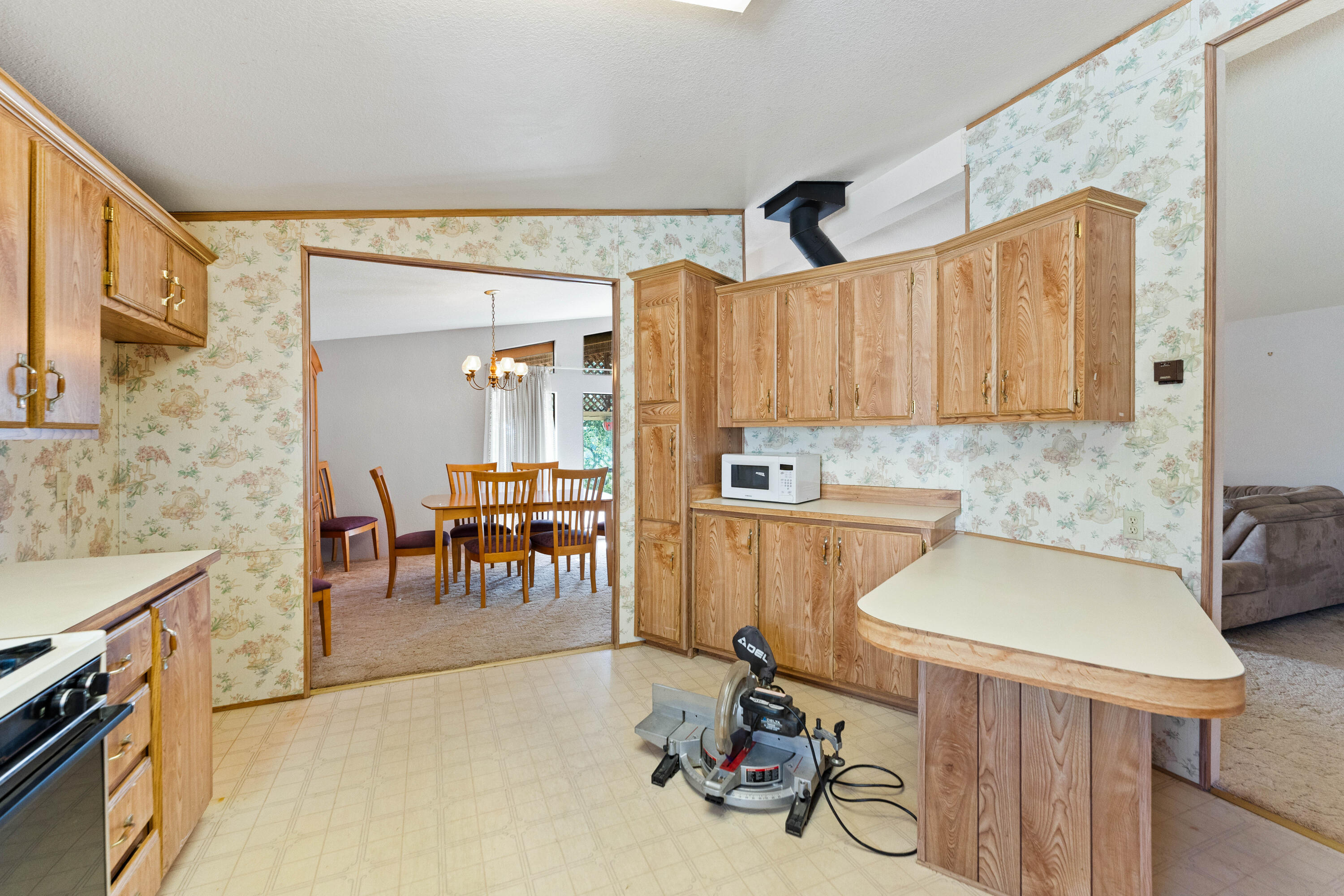 16075 Jellys Ferry Road