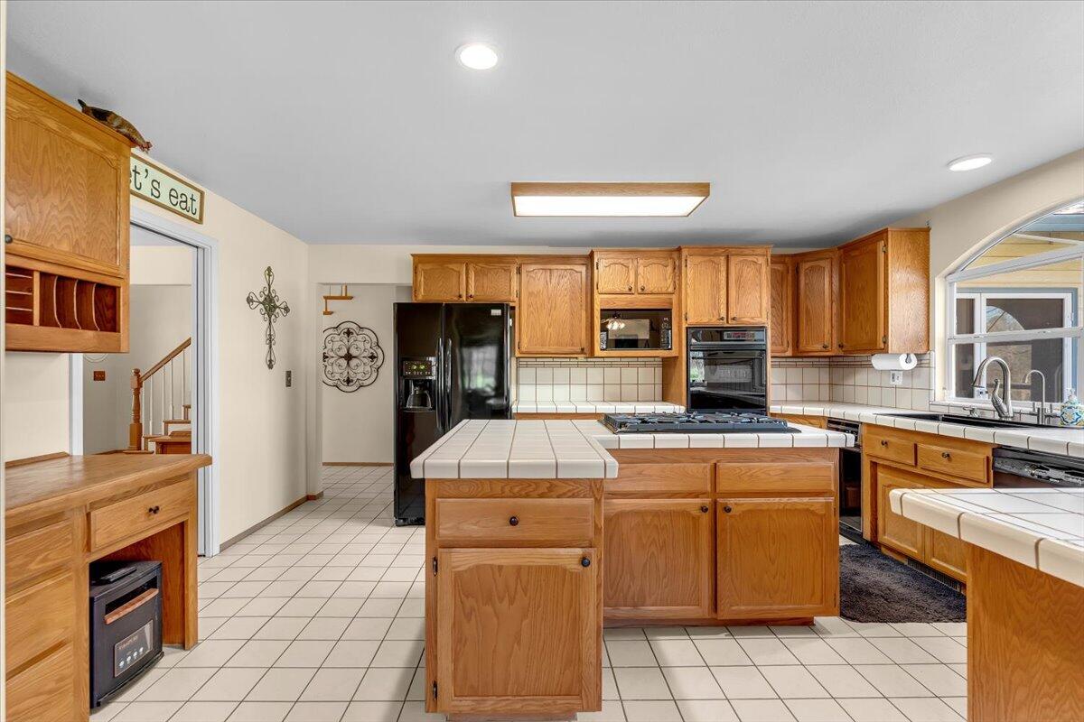 15525 Bowman Road