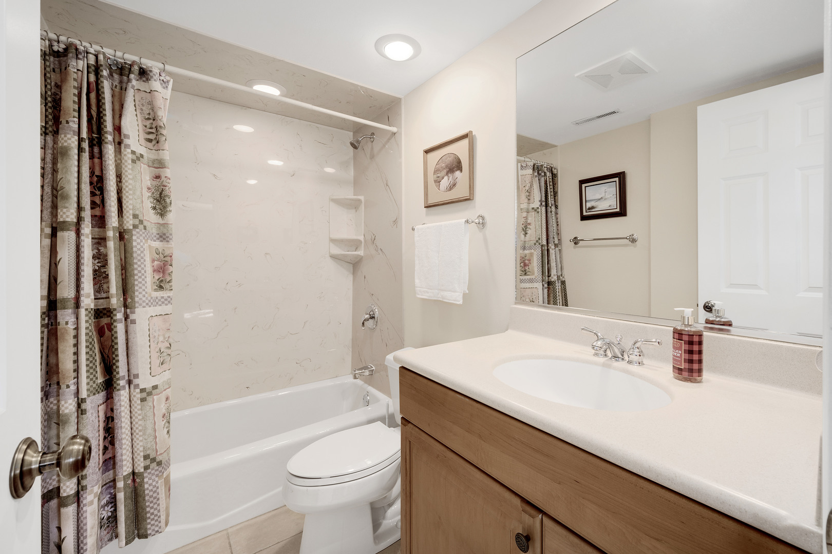 201 Lake Hinsdale Drive Unit: 404