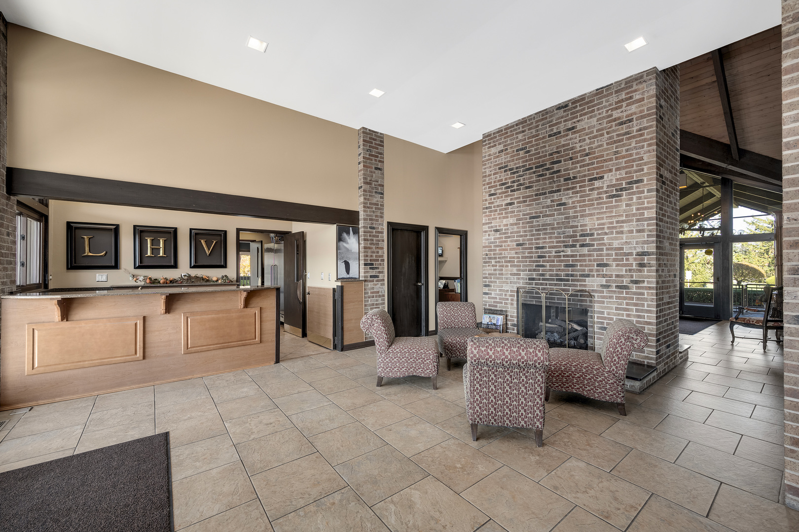 201 Lake Hinsdale Drive Unit: 404