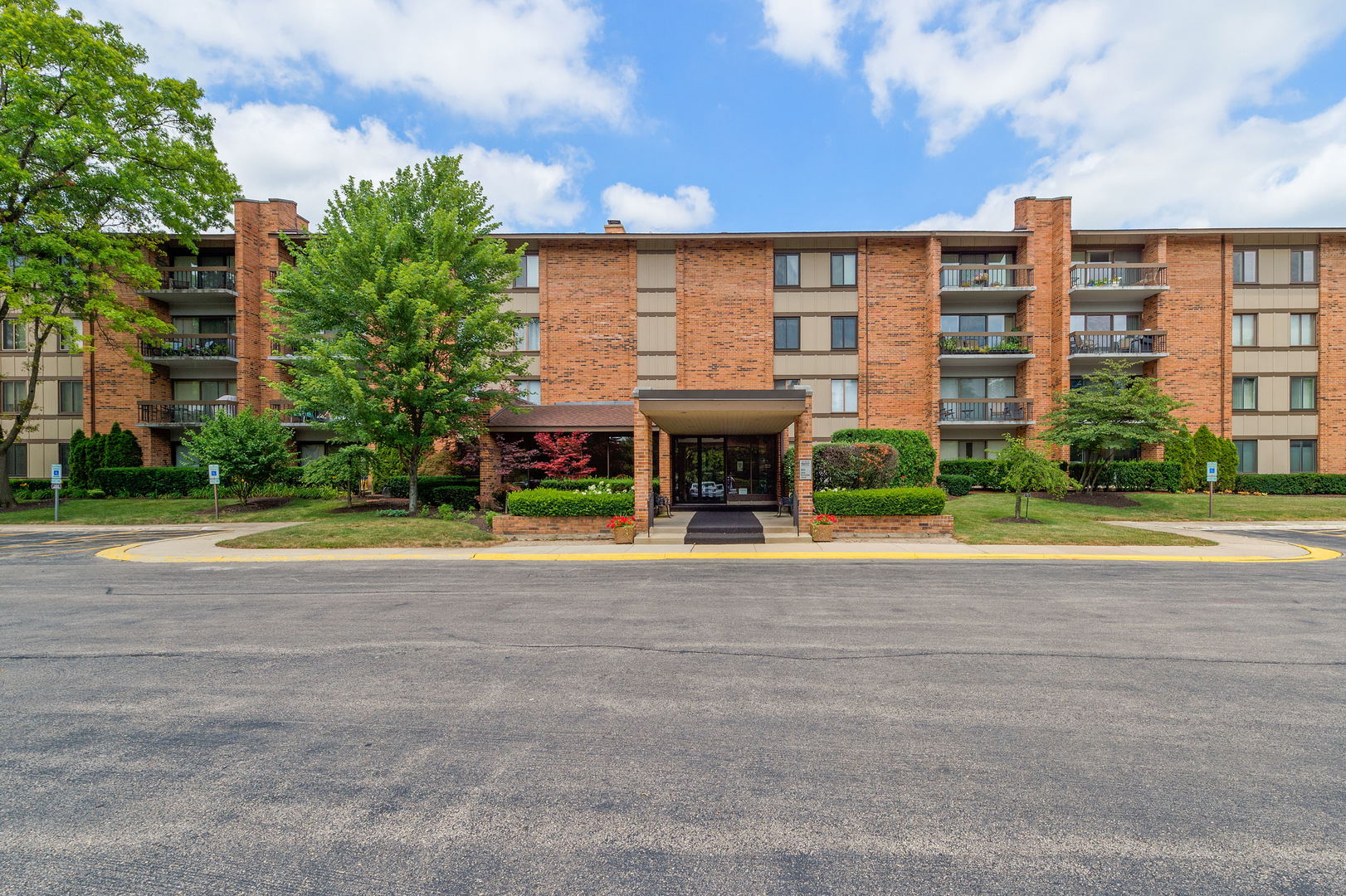 201 Lake Hinsdale Drive Unit: 404