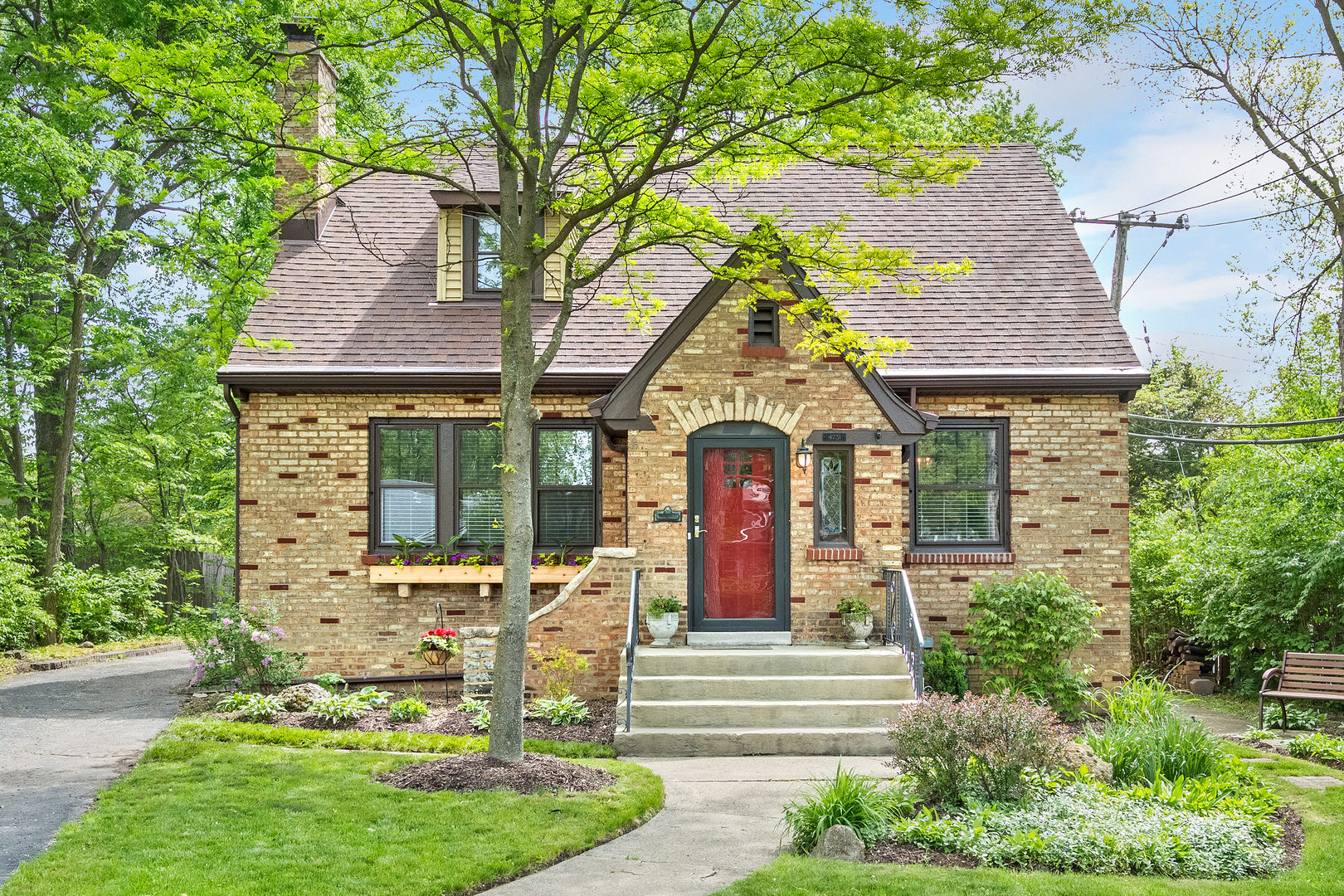 4731 Elm Street