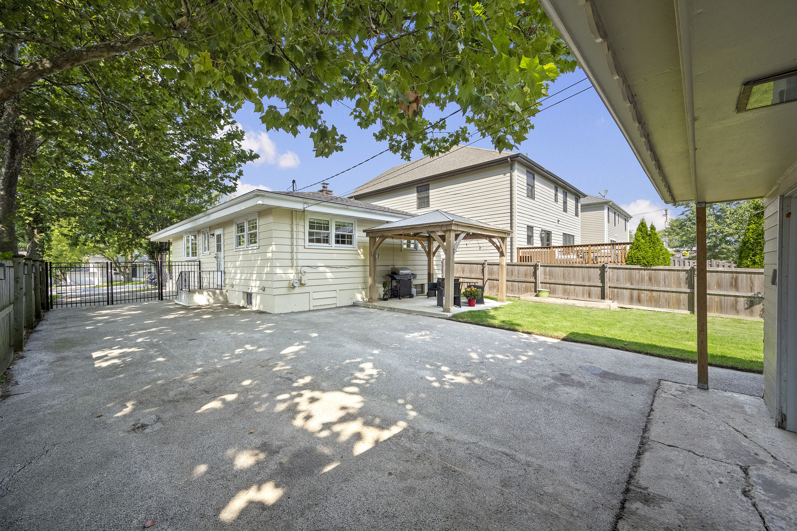 4409 Wilson Avenue