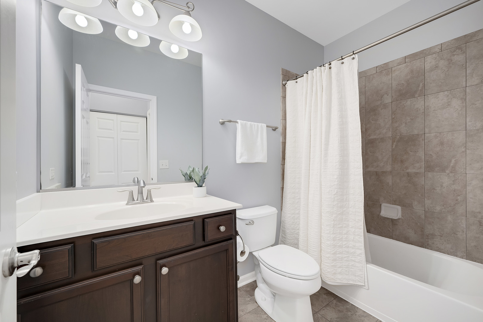 6624 Walnut Grove Court