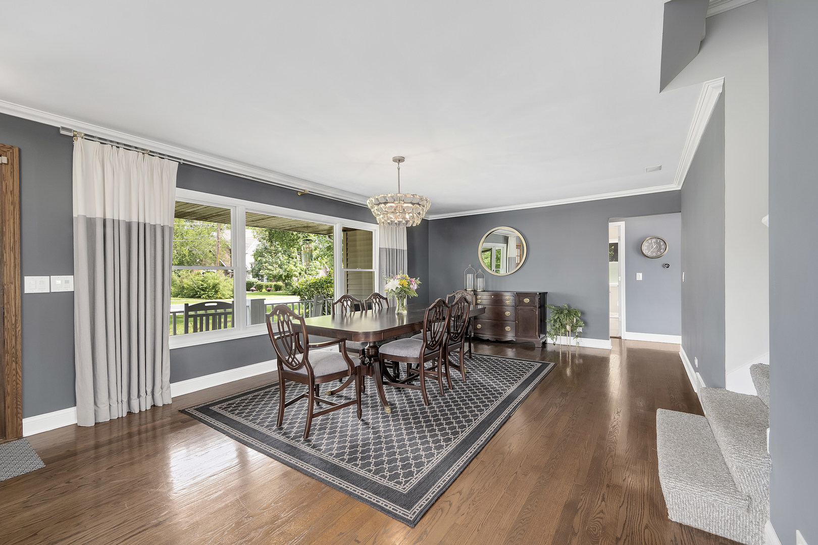 131 W Chicago Avenue