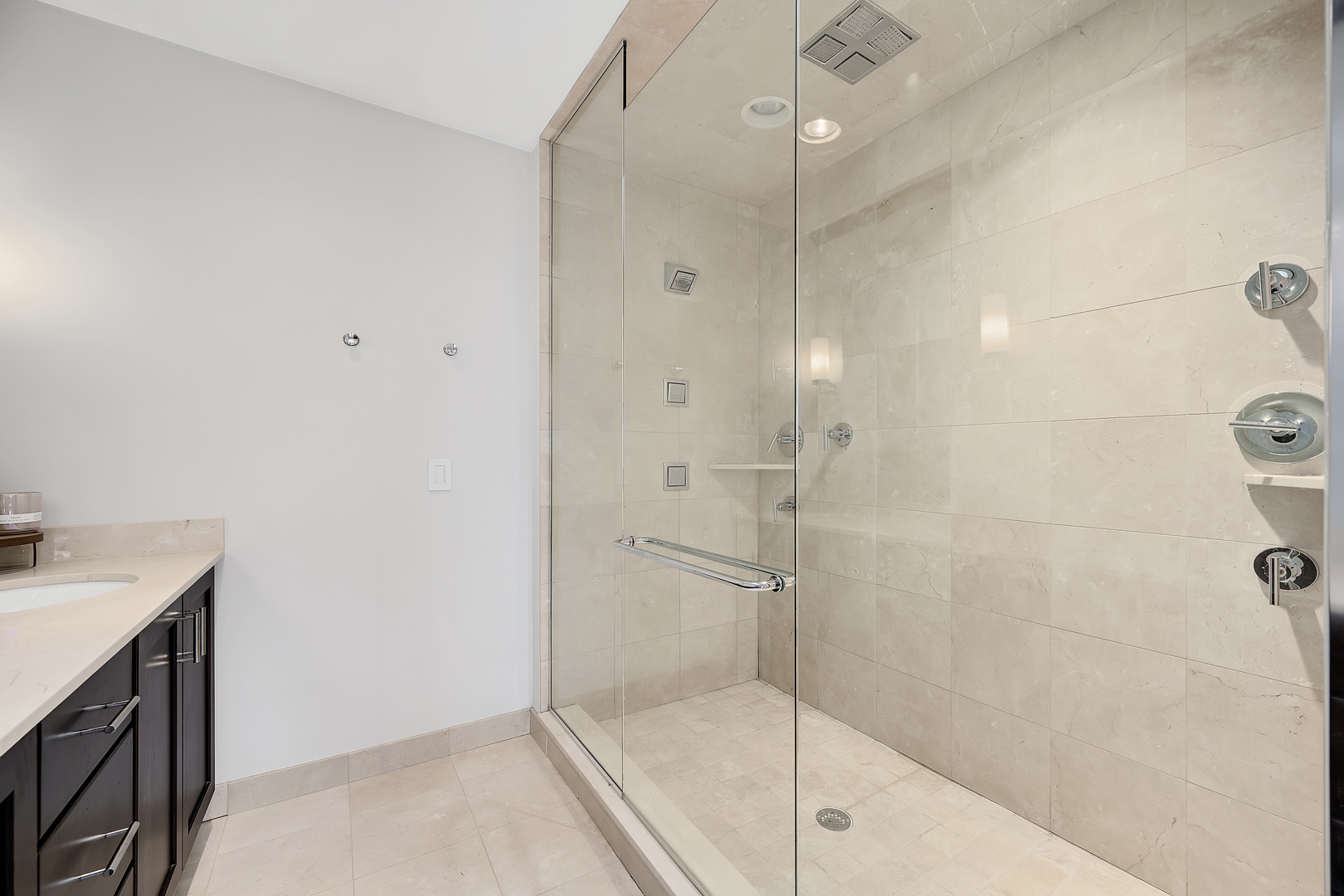 131 W Chicago Avenue