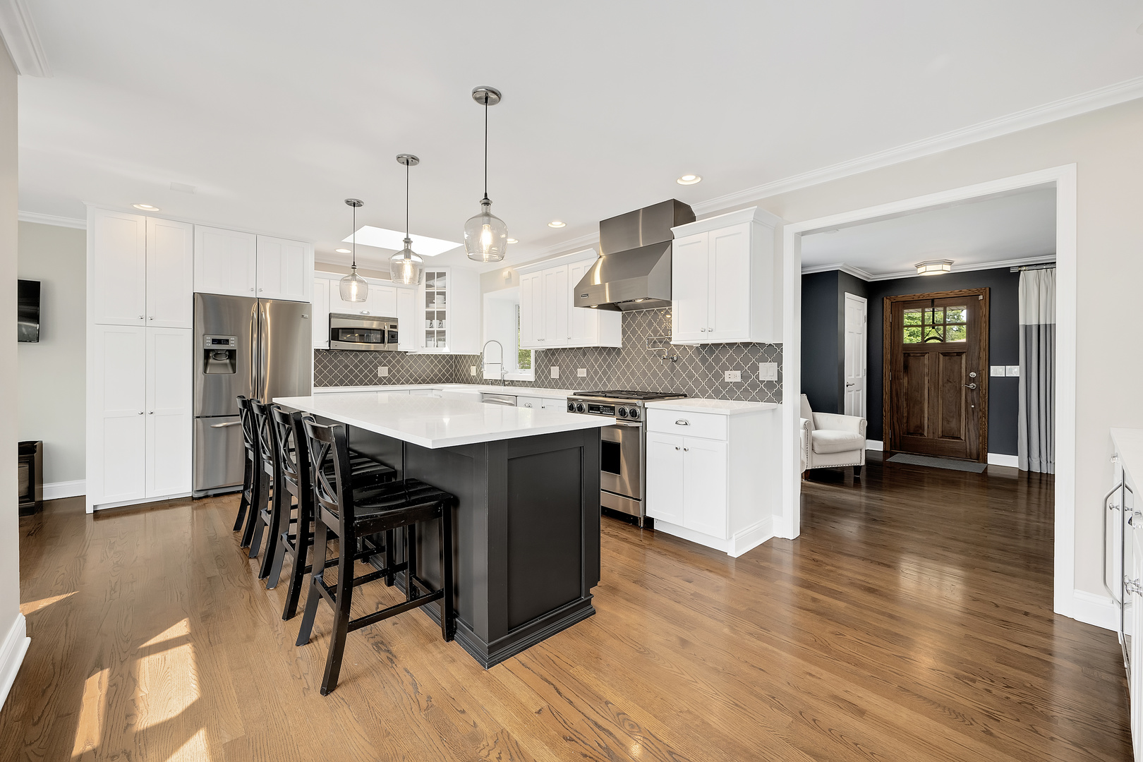 131 W Chicago Avenue