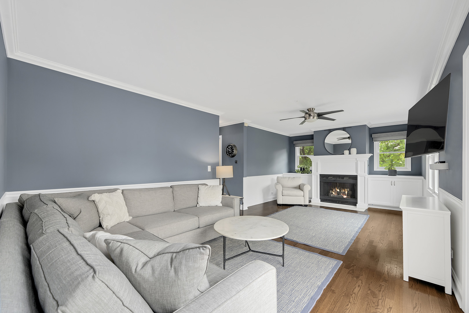 131 W Chicago Avenue