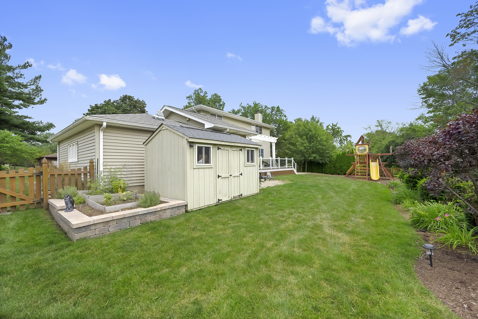 131 W Chicago Avenue