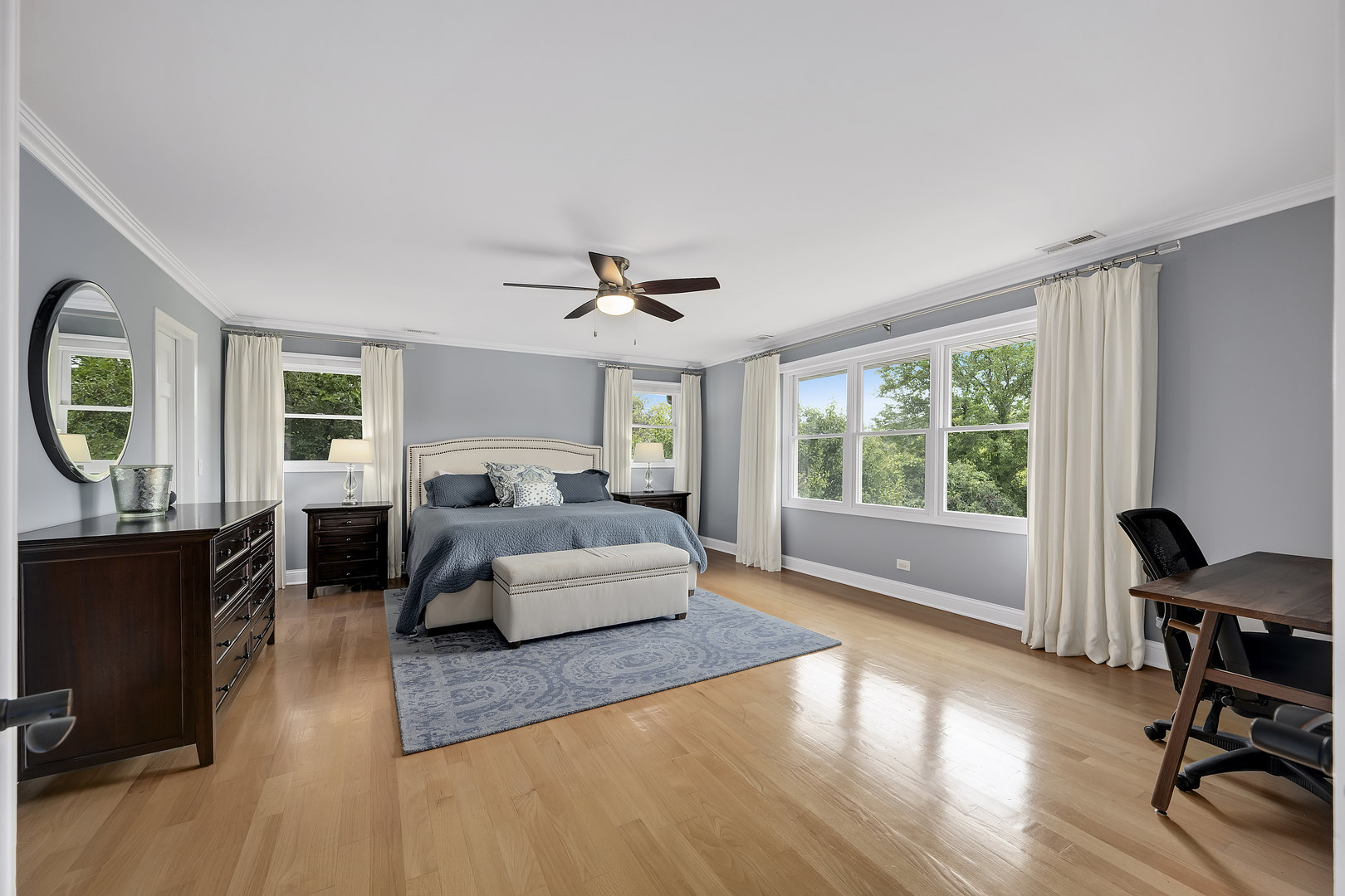 131 W Chicago Avenue