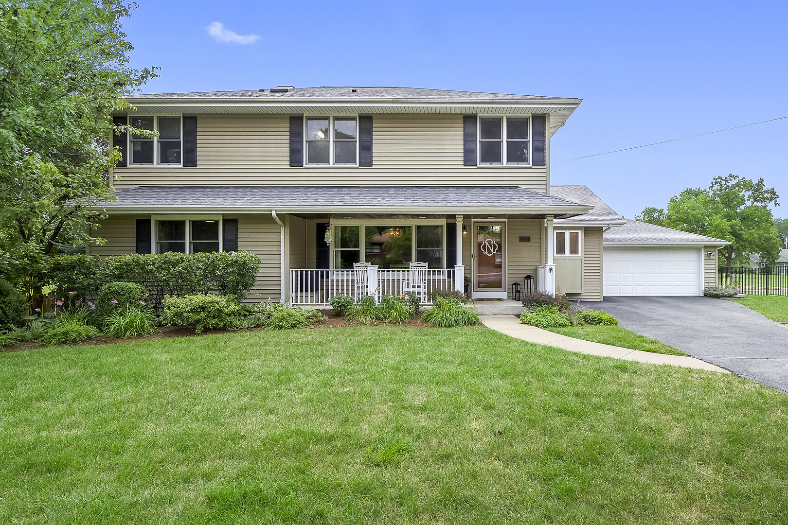 131 W Chicago Avenue