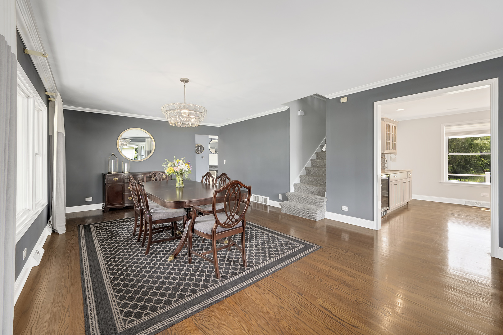 131 W Chicago Avenue