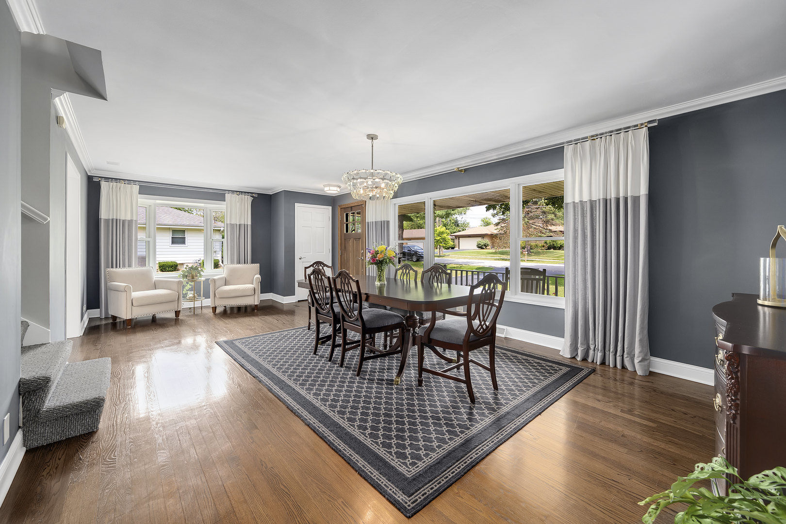 131 W Chicago Avenue