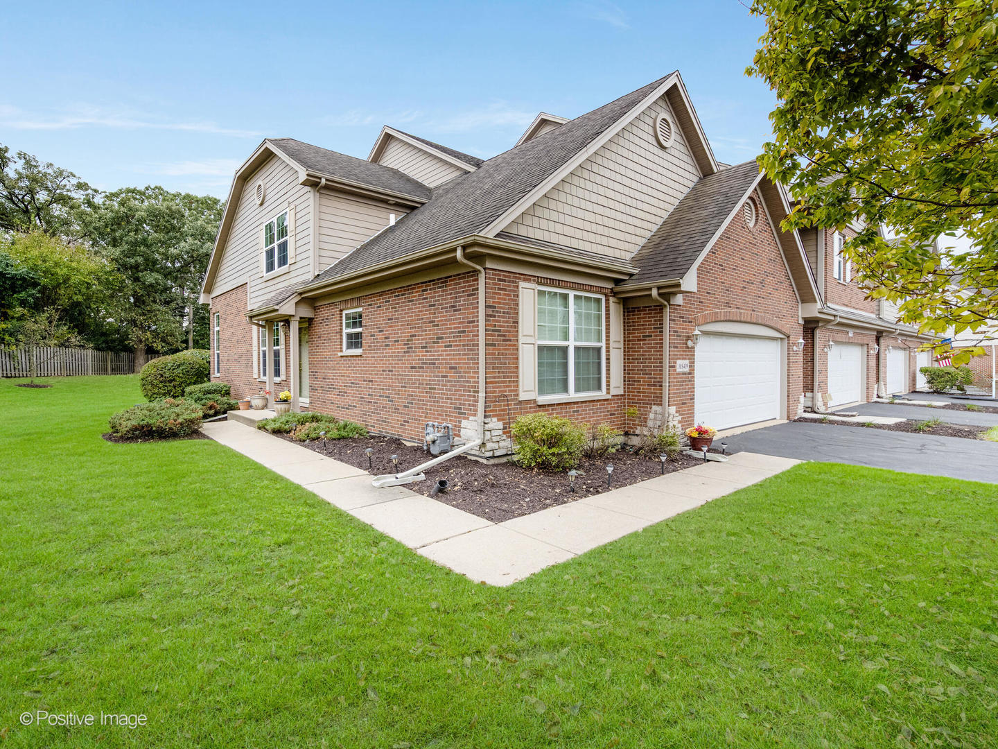 10S439 Carrington Circle