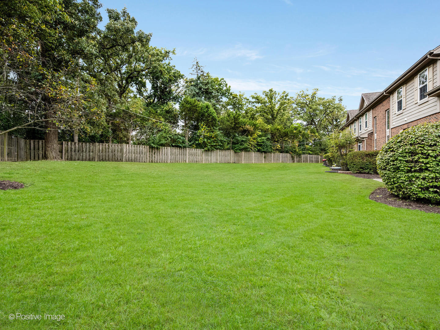 10S439 Carrington Circle