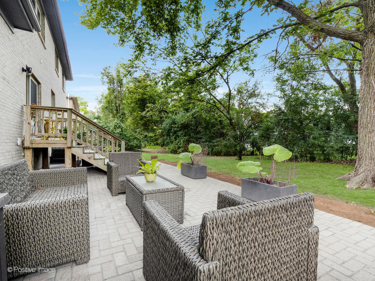 1906 Sweetbriar Lane