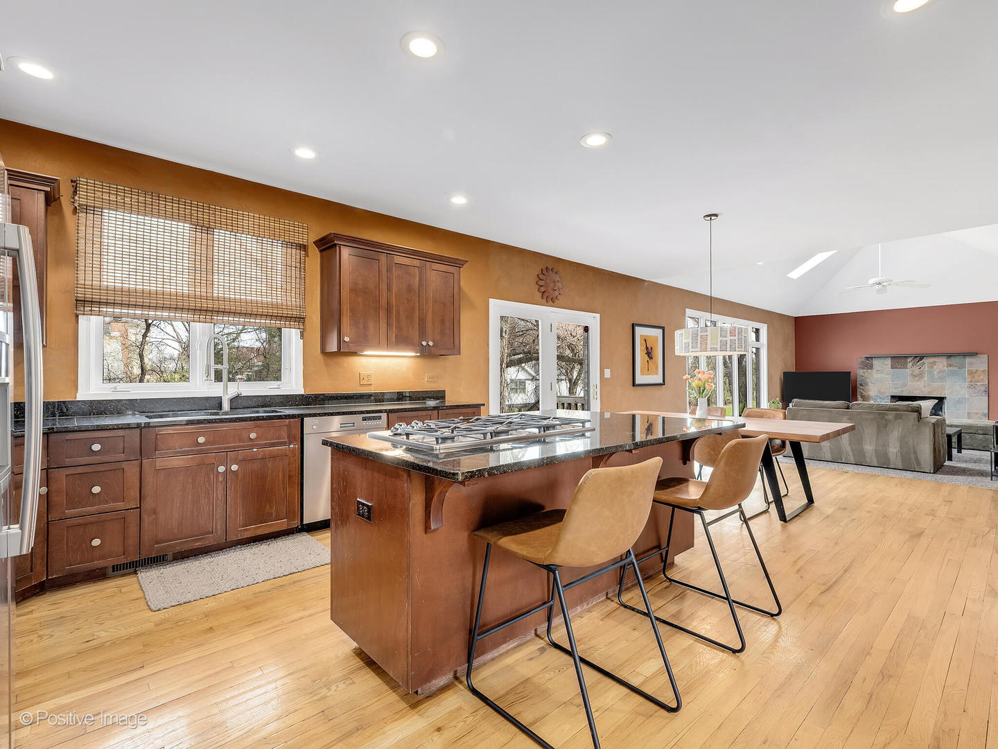 1906 Sweetbriar Lane