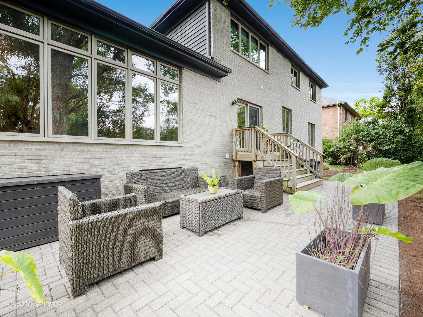 1906 Sweetbriar Lane