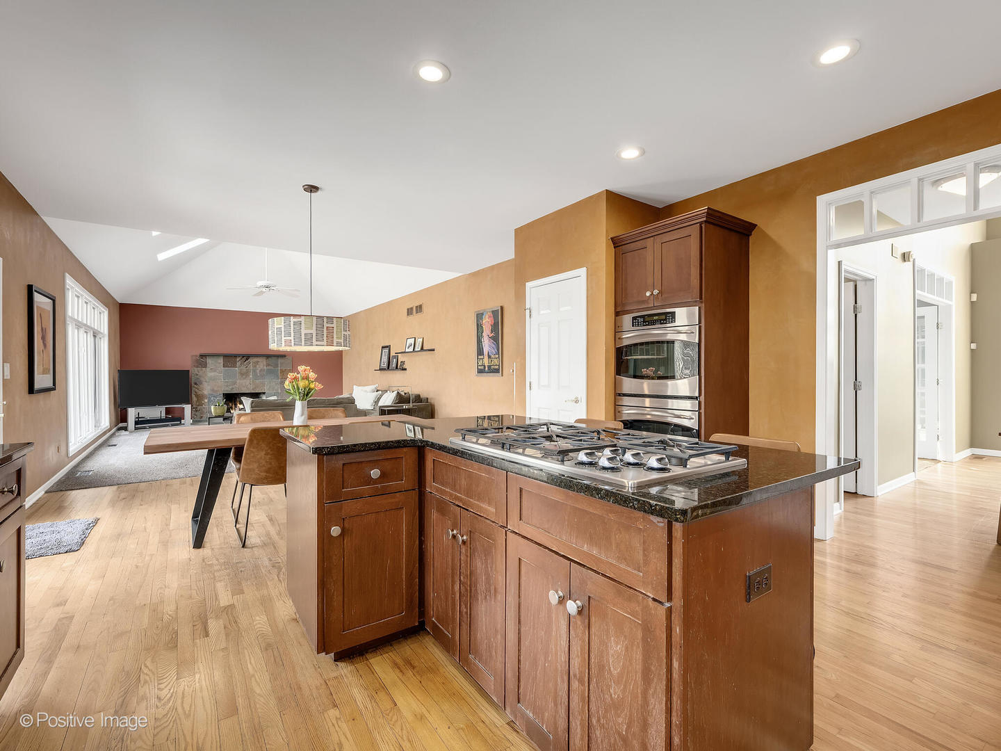 1906 Sweetbriar Lane