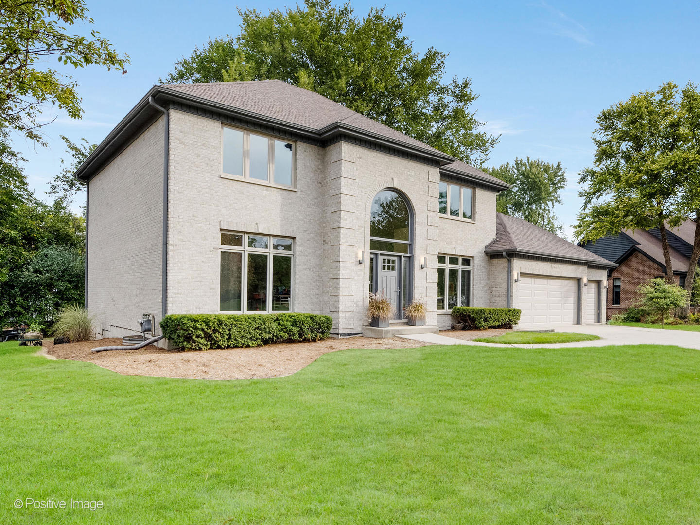1906 Sweetbriar Lane