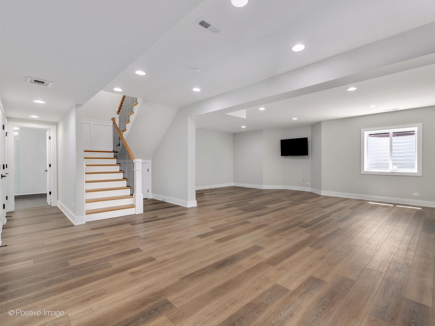 411 Chicago Avenue