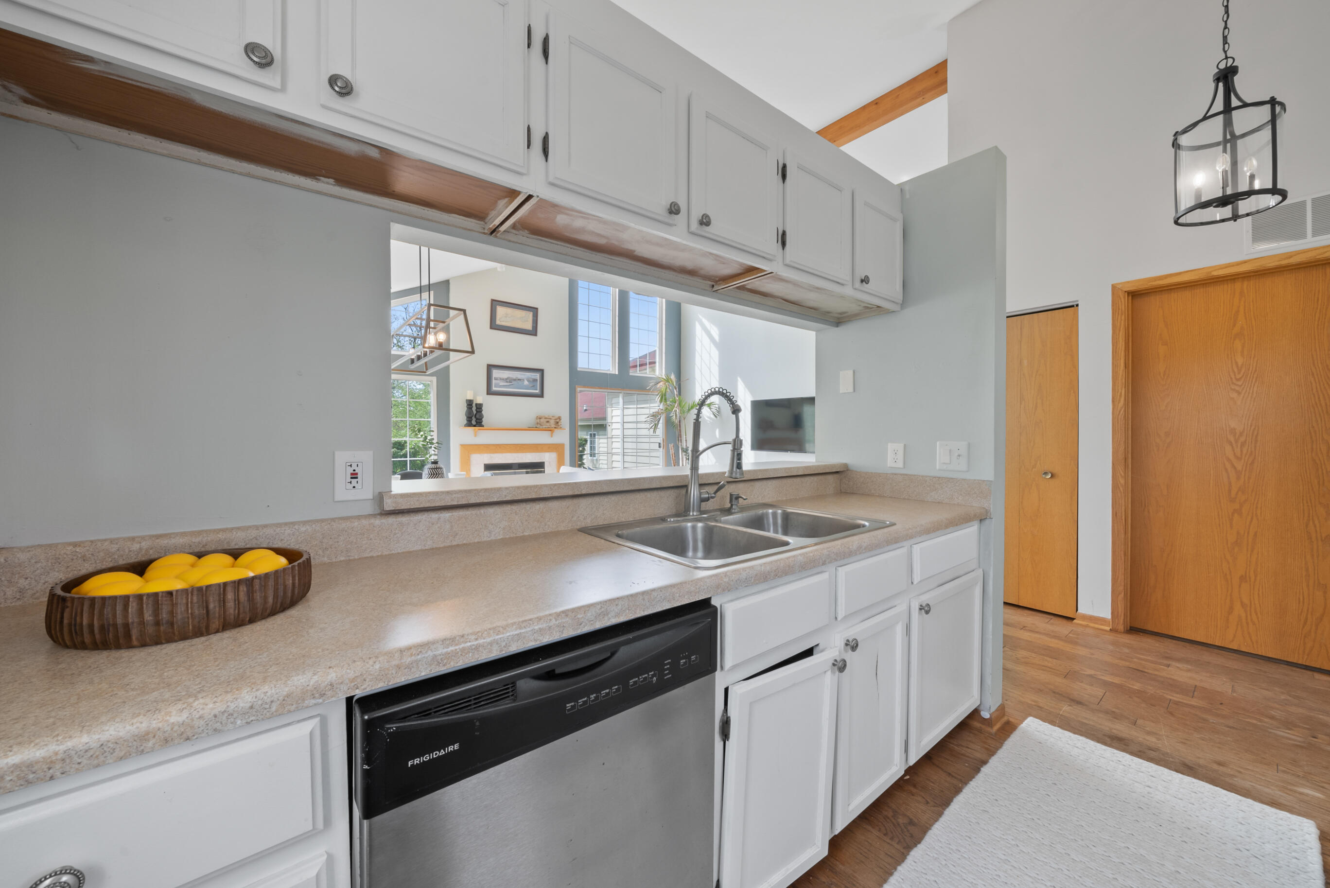 1790 Cottage Dr 7-01