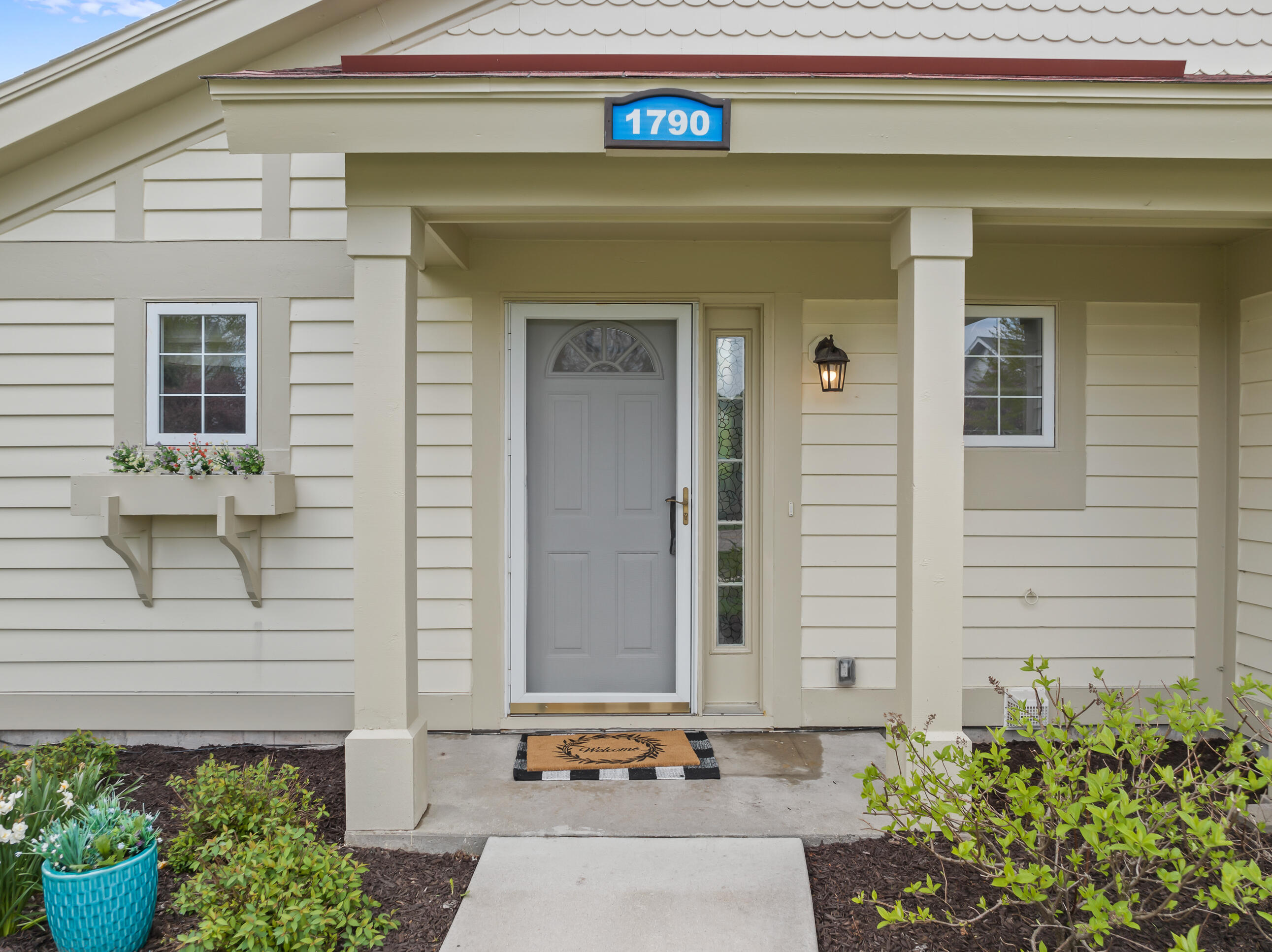 1790 Cottage Dr 7-01
